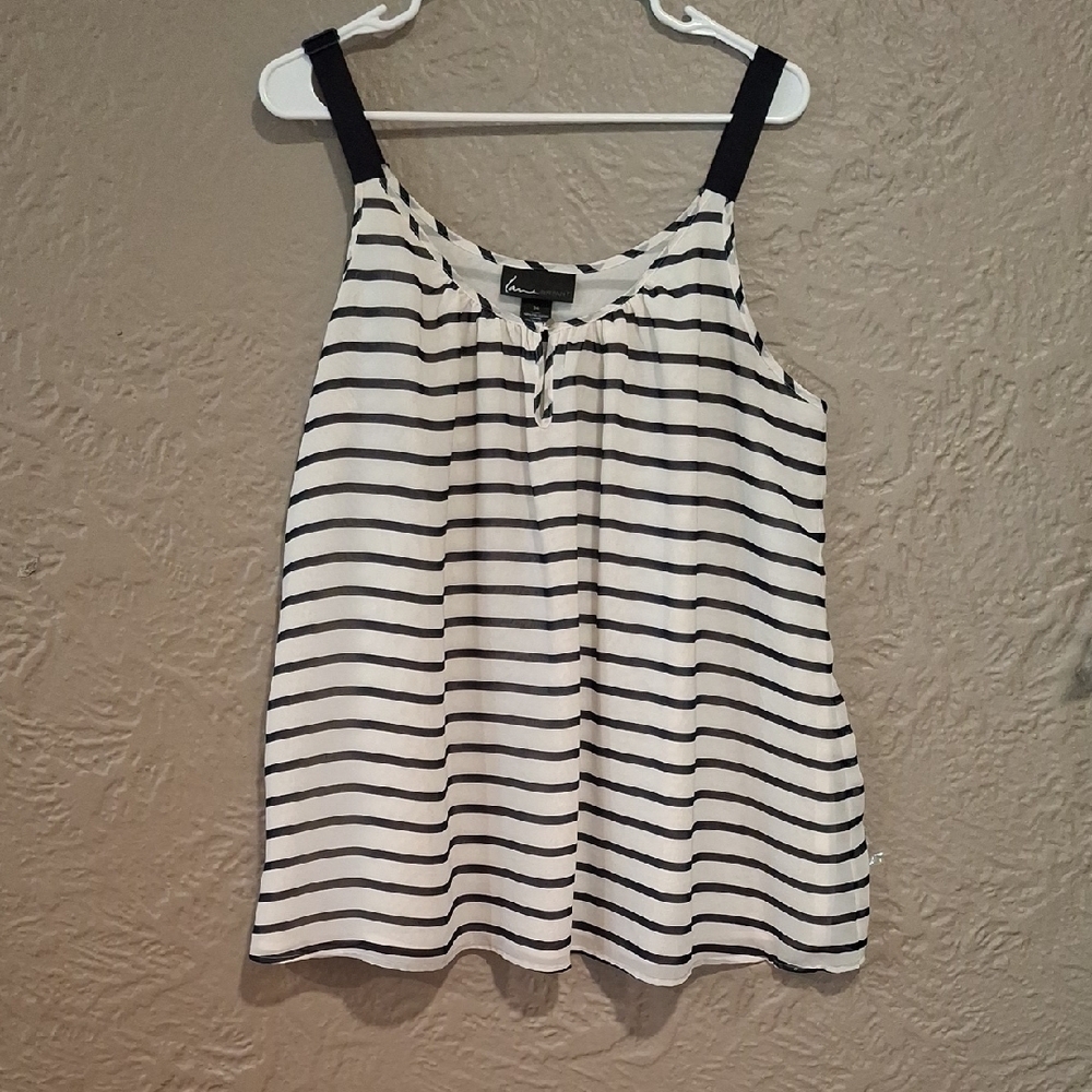 Lane Bryant Black and White Relaxed Tie Front Tank Top